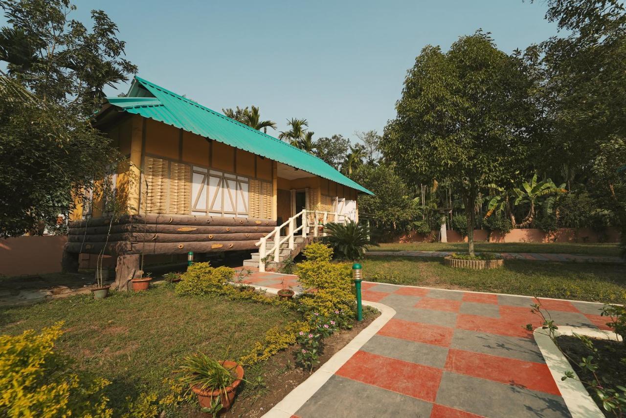 Arya Eco Resort Guwahati Exteriör bild